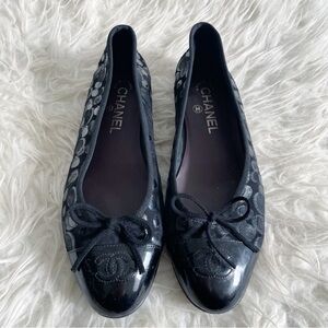 Chanel Black Leather Ballet Flat Interlocking CC Logo Embroidered Patent Cap Toe